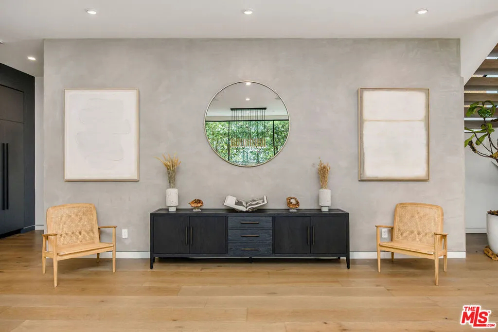 347 N Alfred Street, Los Angeles, California 90048 home-pic-7